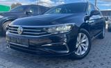 Volkswagen PASSAT  VARIANT NAVI-AUTOMATIK-PDC-SHZ-TEMPOMAT-