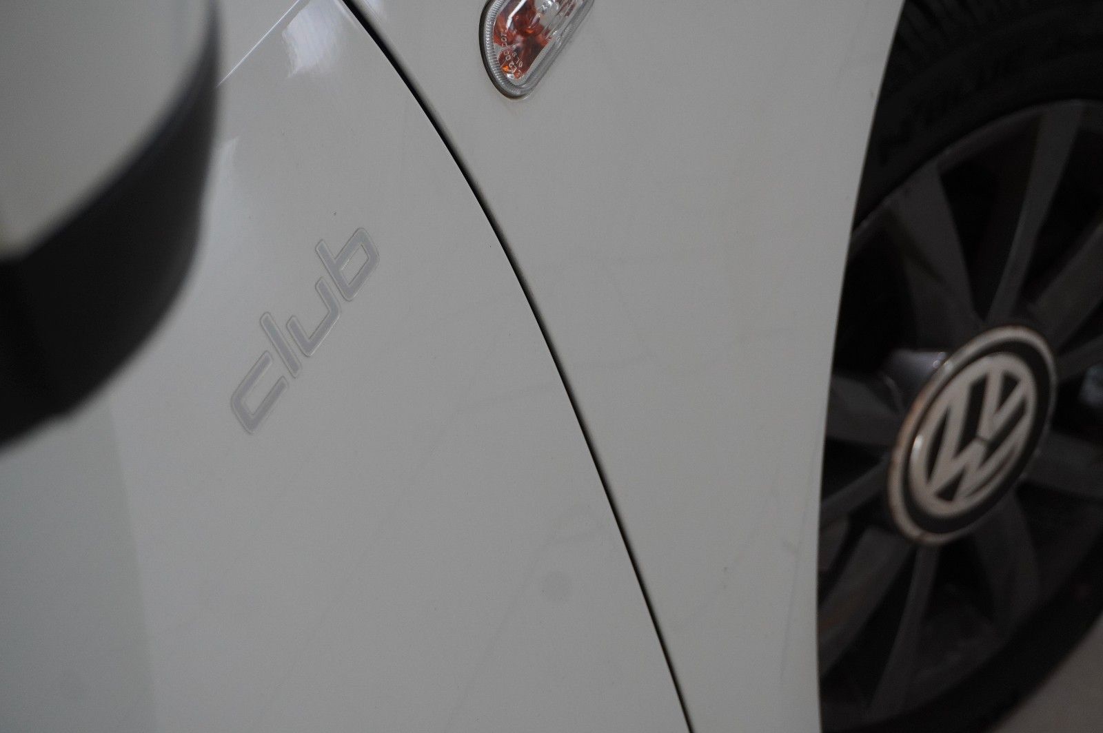 Fahrzeugabbildung Volkswagen up! 1.0 CLUB 5-TÜR NAVI/SPORT/PANO./SHZ/PDC/TEMP