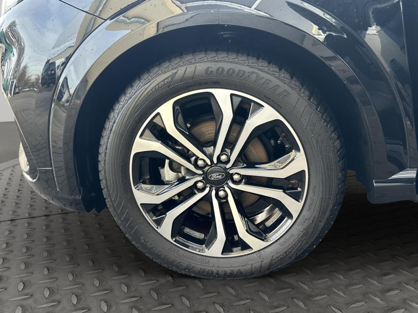 Fahrzeugabbildung Ford Puma ST-Line Navi LED DAB SHZ LenkradHZG Keyless