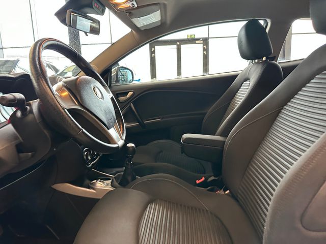 MYAUTOCENTER – Gebraucht- und Jahreswagen mit Werkstattservice in Pfaffenhofen Alfa Romeo MiTo Super *1. Hand*Klima*Radio*CD-Player*MP3*