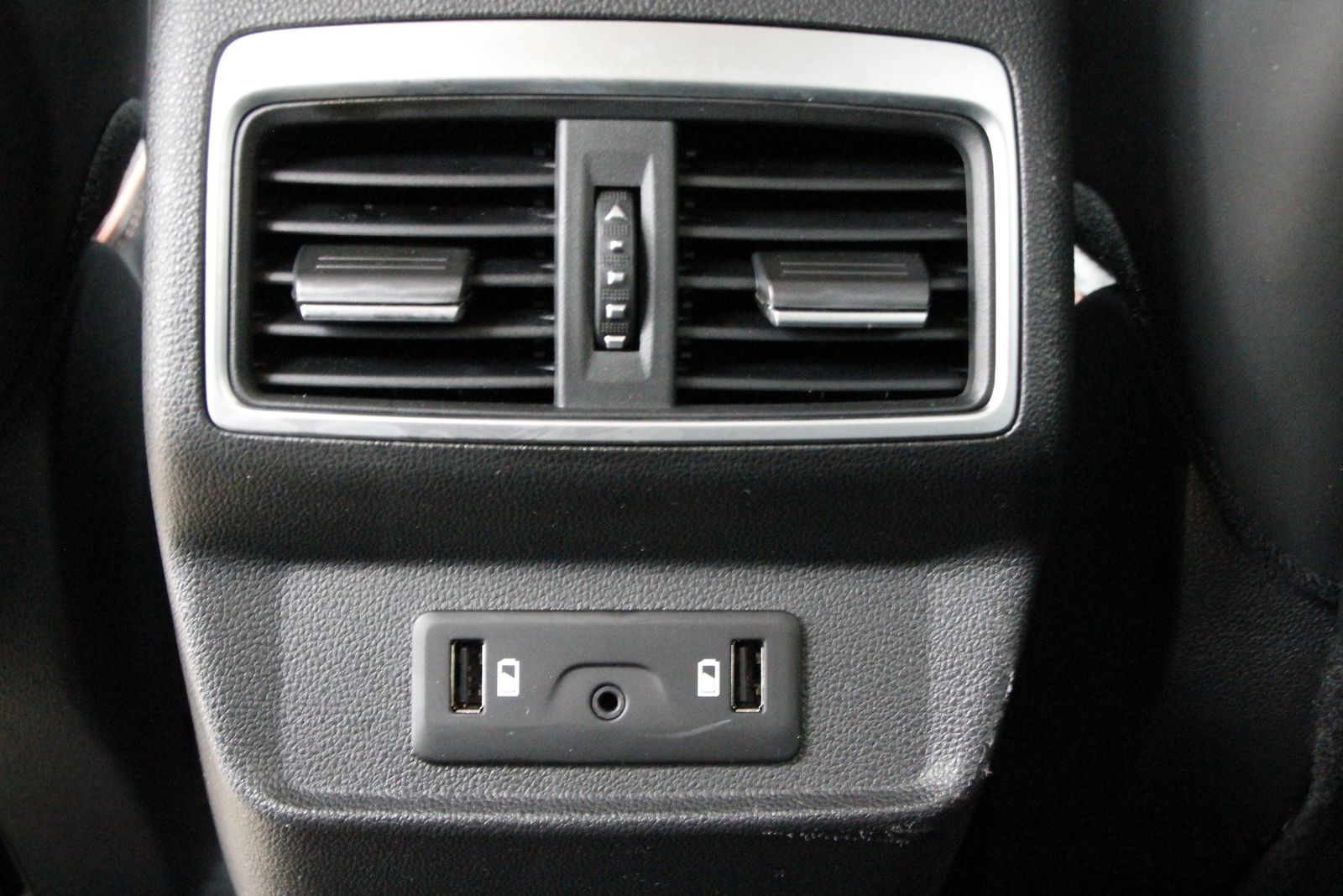 Fahrzeugabbildung Renault Koleos INITIALE PARIS BLUE dCi 185 4WD X-tronic