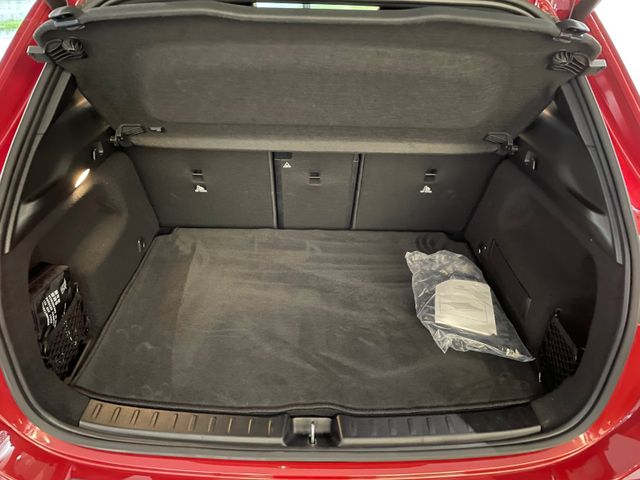 Fahrzeugabbildung Mercedes-Benz GLA 250 4M Head-Up/Multikontursitz/Standheiz/AHK