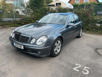 Mercedes E 220 - 1