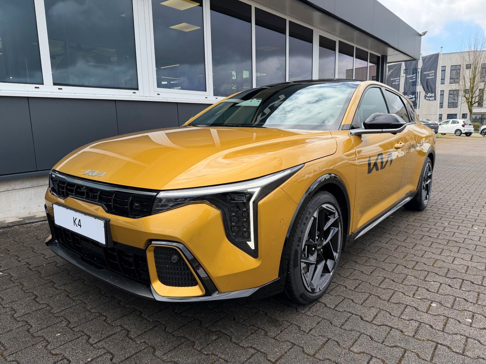 Fahrzeugabbildung Kia K4 1.6 T-GDI 180PS DCT GT-Line VOLL