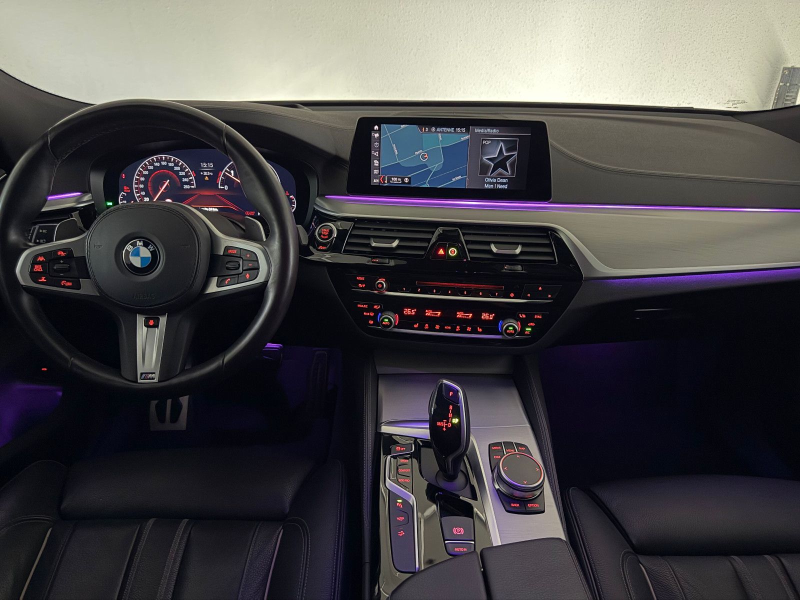 Fahrzeugabbildung BMW 640 d xDrive M SPORT/LED/AHK/HuD/PANO/ACC/H&K