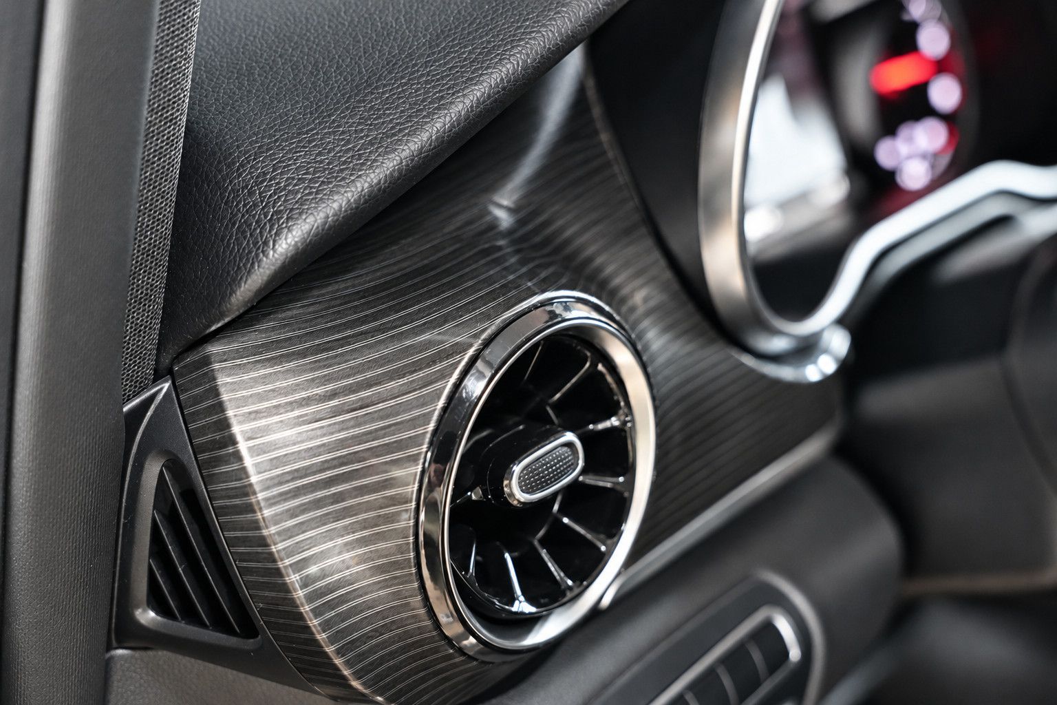 Fahrzeugabbildung Mercedes-Benz V 300d lang *Burmester*360°KAM*6-Sitz*SHZ*Navi