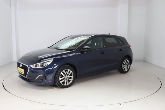 Hyundai i30 1.4i * SHZ * Navi * DAB+ * Klima * YES!