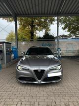 Alfa Romeo Giulia Veloce Q2 - Sonderaust... - Alfa Romeo Giulia veloce mit Diesel-Antrieb