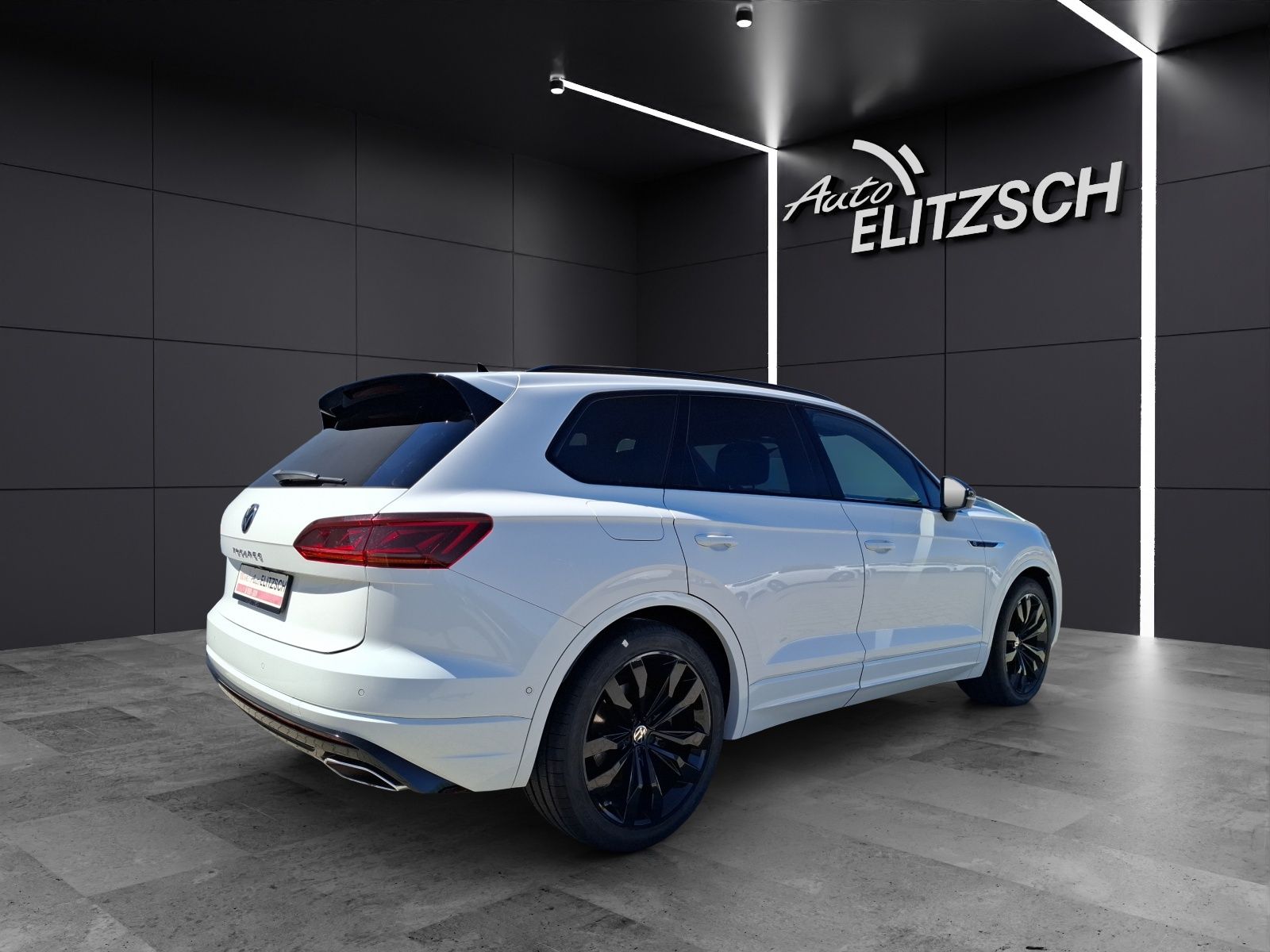 Fahrzeugabbildung Volkswagen Touareg TDI R-Line 4M Matrix AHK Pano Leder Luft