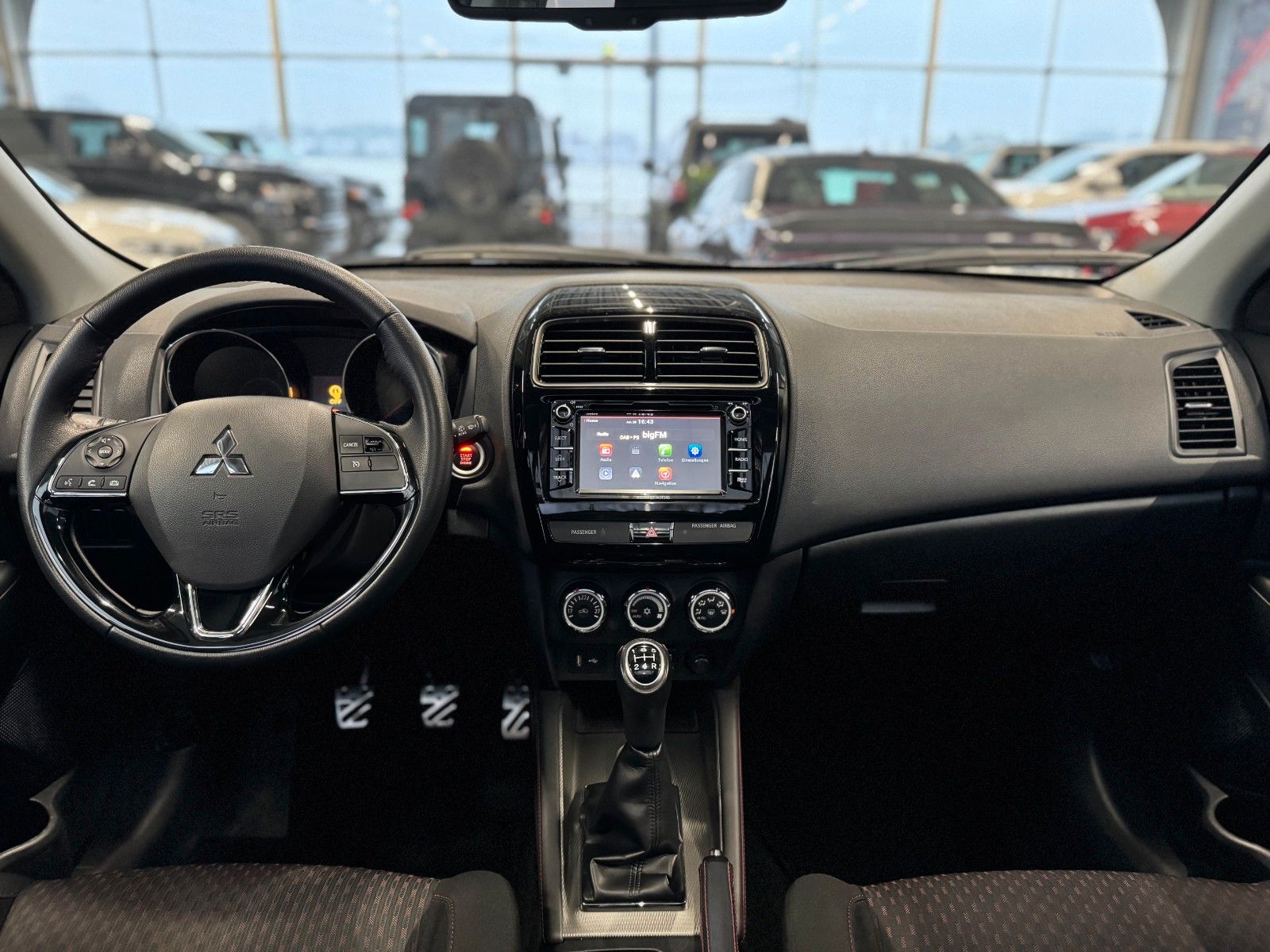 Fahrzeugabbildung Mitsubishi ASX 1.6 Edition+ Black-Paket 2WD "AHK Sitzheizg"