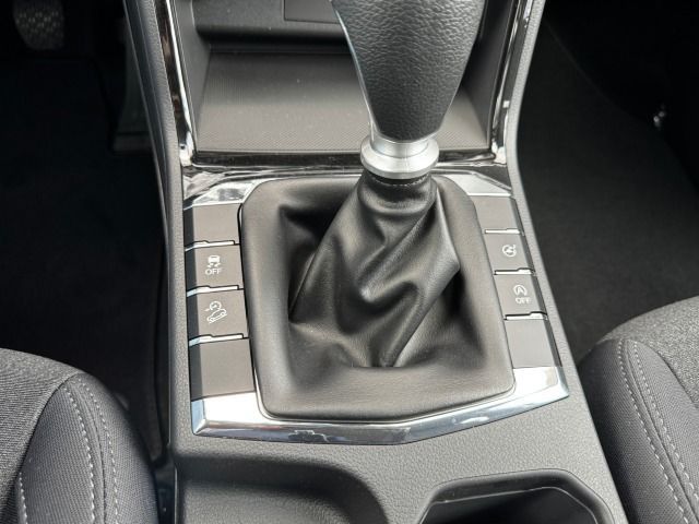 Fahrzeugabbildung KGM Korando 1.5 Nomad 6MT*Navi*17`Alu*PDC*SH