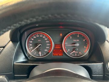 BMW X1 18 d xDrive *Navi*Pano*BiXenon*AHK*