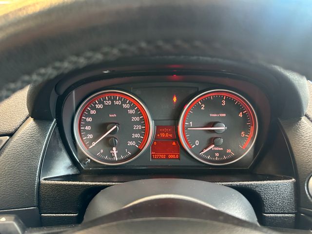 BMW X1 18 d xDrive *Navi*Pano*BiXenon*AHK*