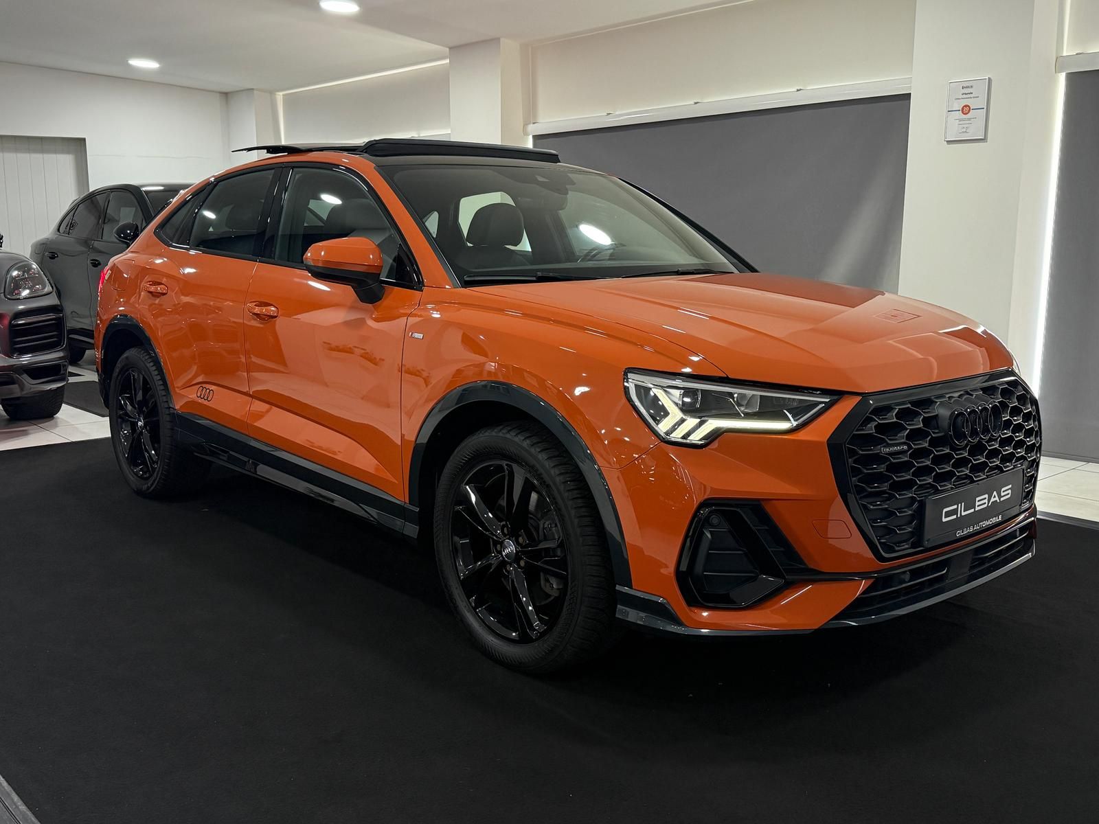 Audi Q3 45 TFSI quattro S line PANO KAM ACC SPUR DIGI foto 3