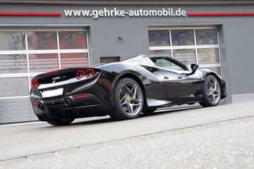 Ferrari F8 Spider*Lift,Racing-Seats,Carbon,JBL,Dt. Ausl.