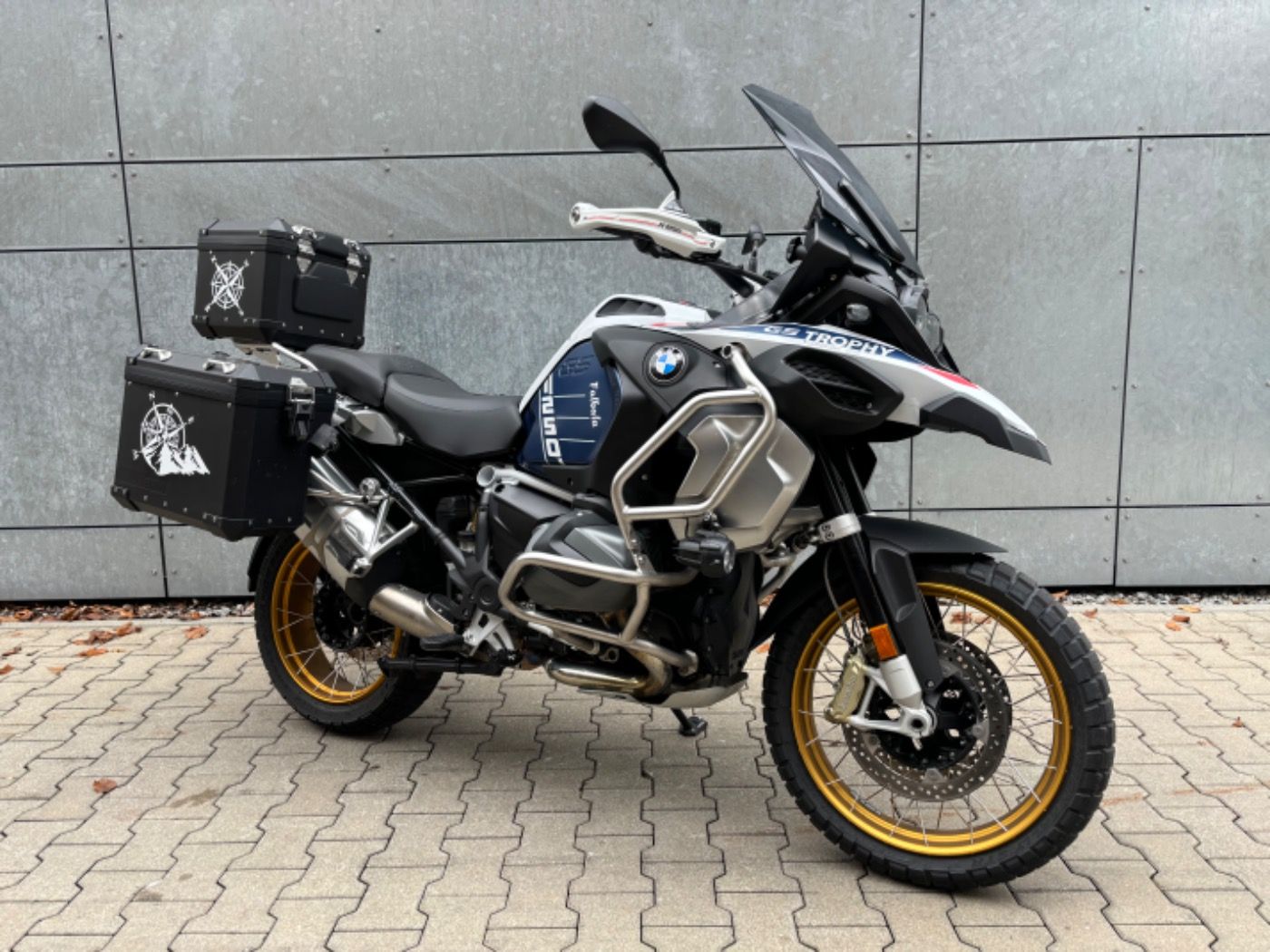 Fahrzeugabbildung BMW R 1250 GS Adventure Trophy Öl Inclusiive 5/50000