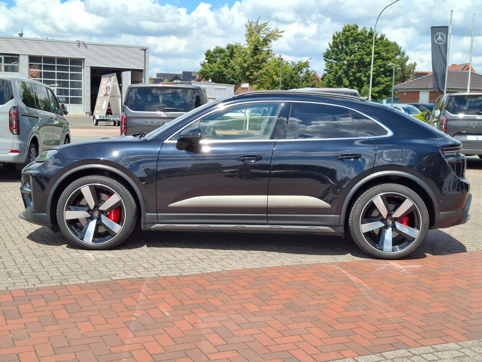 Porsche Macan E Turbo Burmester Sitzlüftung HA-Lenkung foto 2