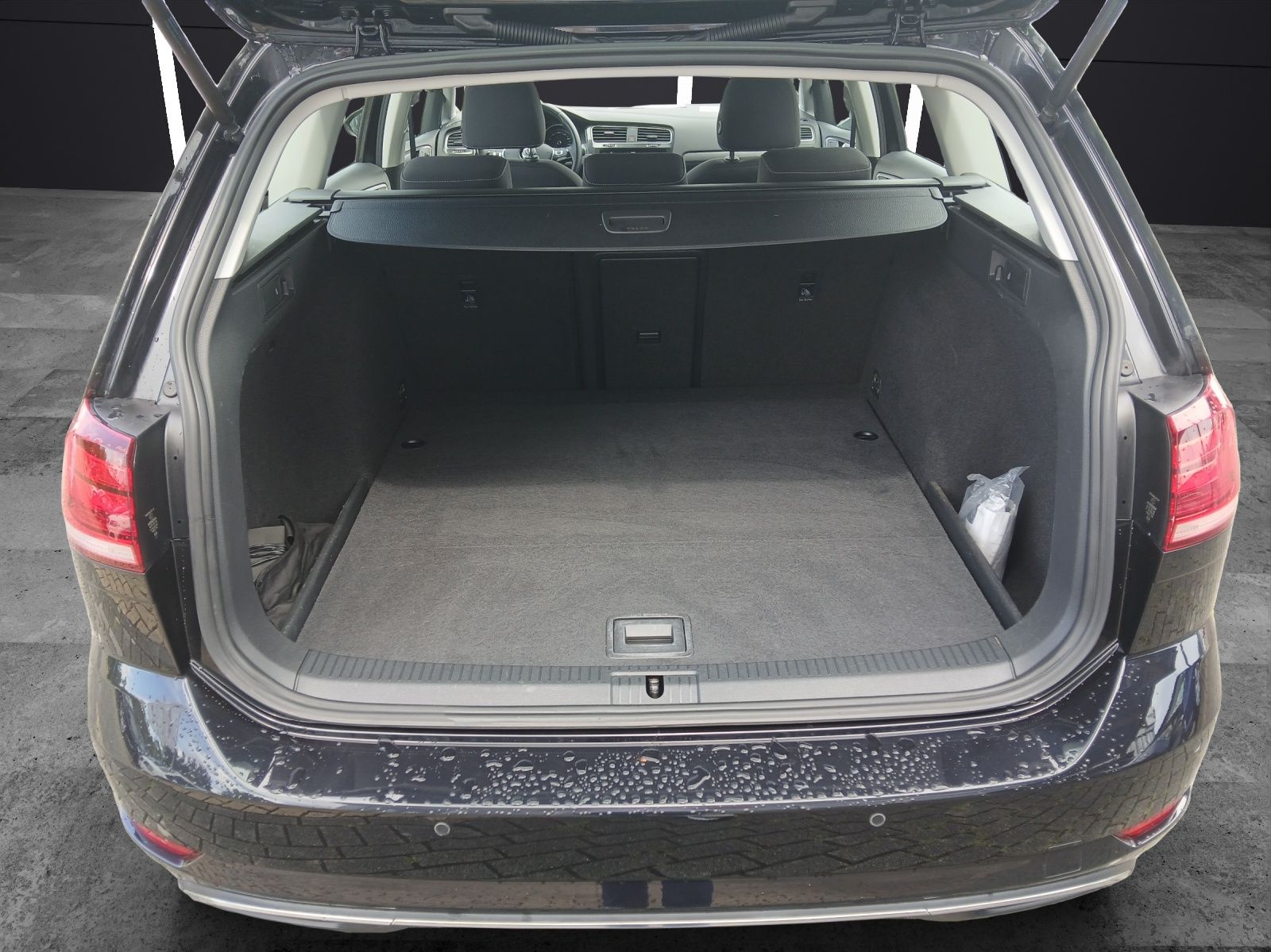 Fahrzeugabbildung Volkswagen Golf VII Variant TSI Comfortline LED Navi GRA PD