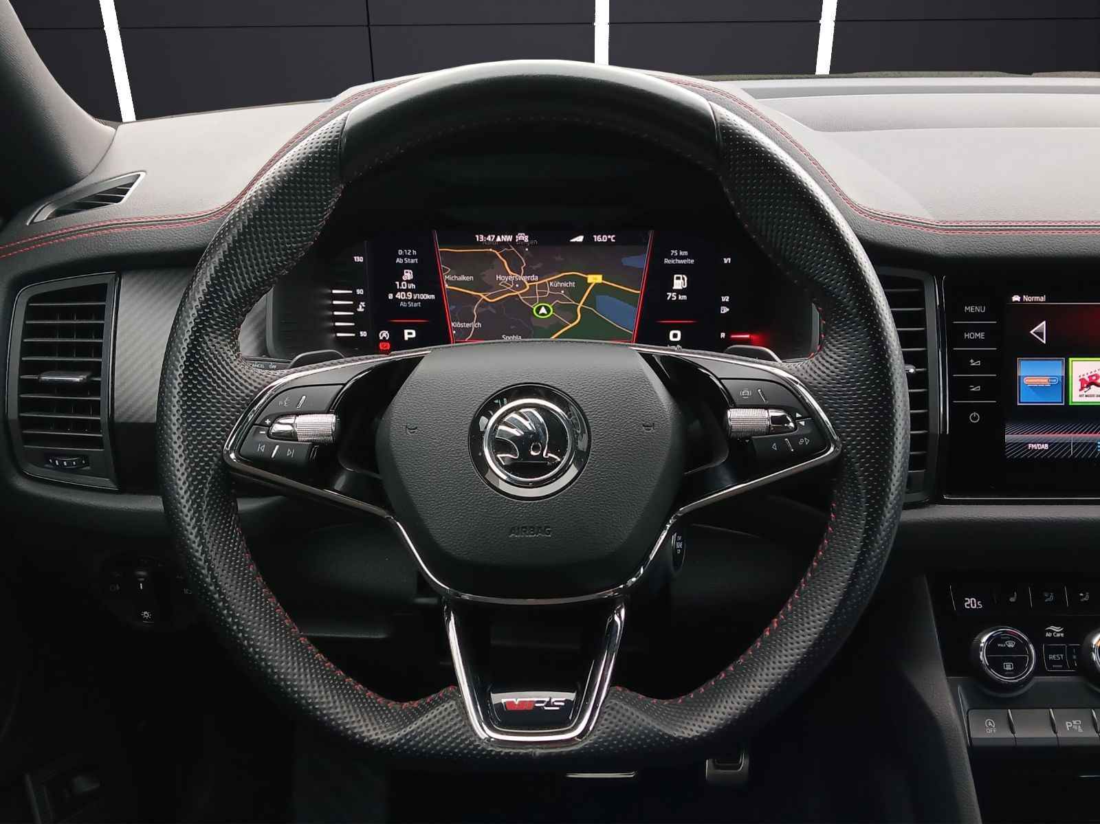 Fahrzeugabbildung SKODA Kodiaq RS 4x4 Matrix Navi AID GRA RFK SHZ 20"