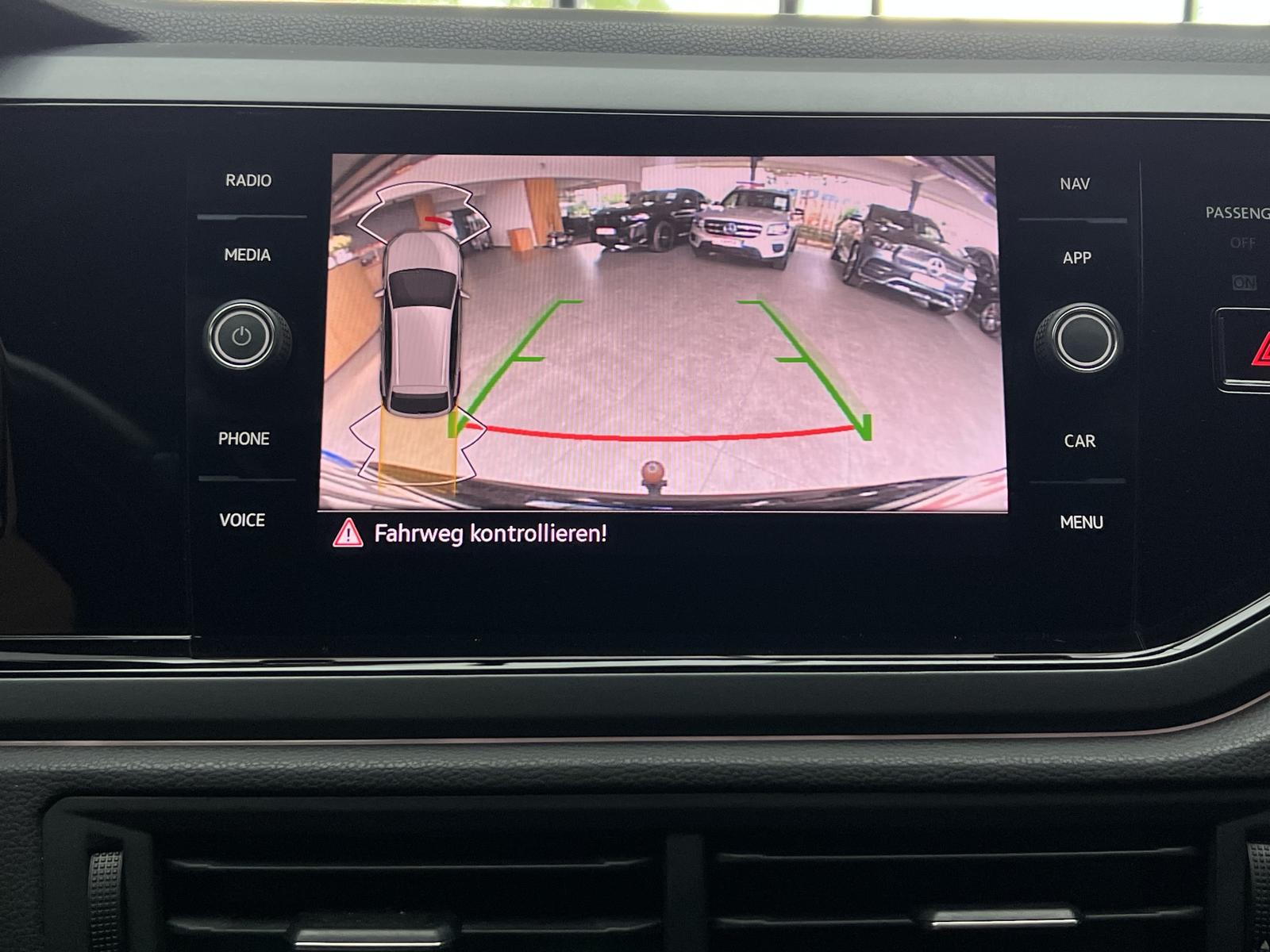 Volkswagen Taigo 1.0TSI DSG R-Line Navi AHK Kamera DAB+ IQ, миниатюра 4