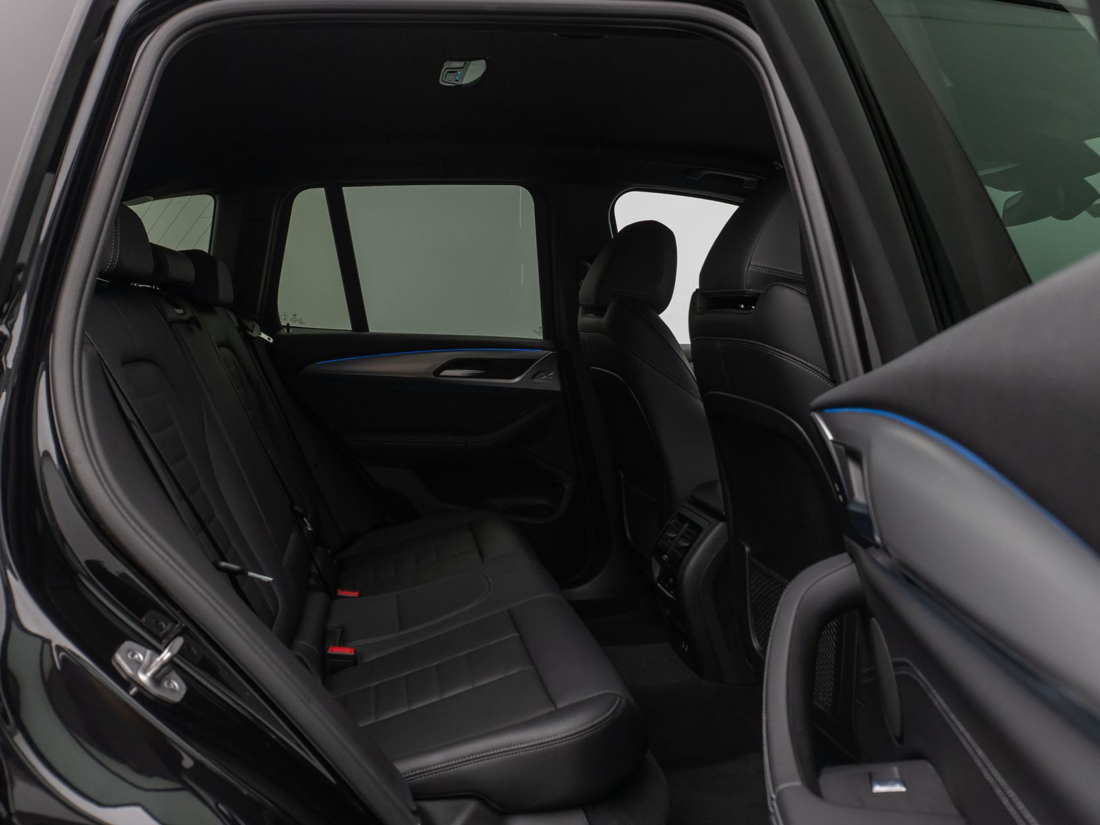 Fahrzeugabbildung BMW X3 xD30e M Sport 360° DAB HiFi AHK Leder 19Zoll