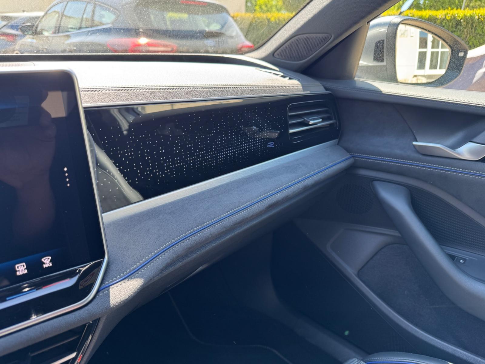 Volkswagen Passat Variant 2.0 TDI-R-line AHK-Massagesitz-