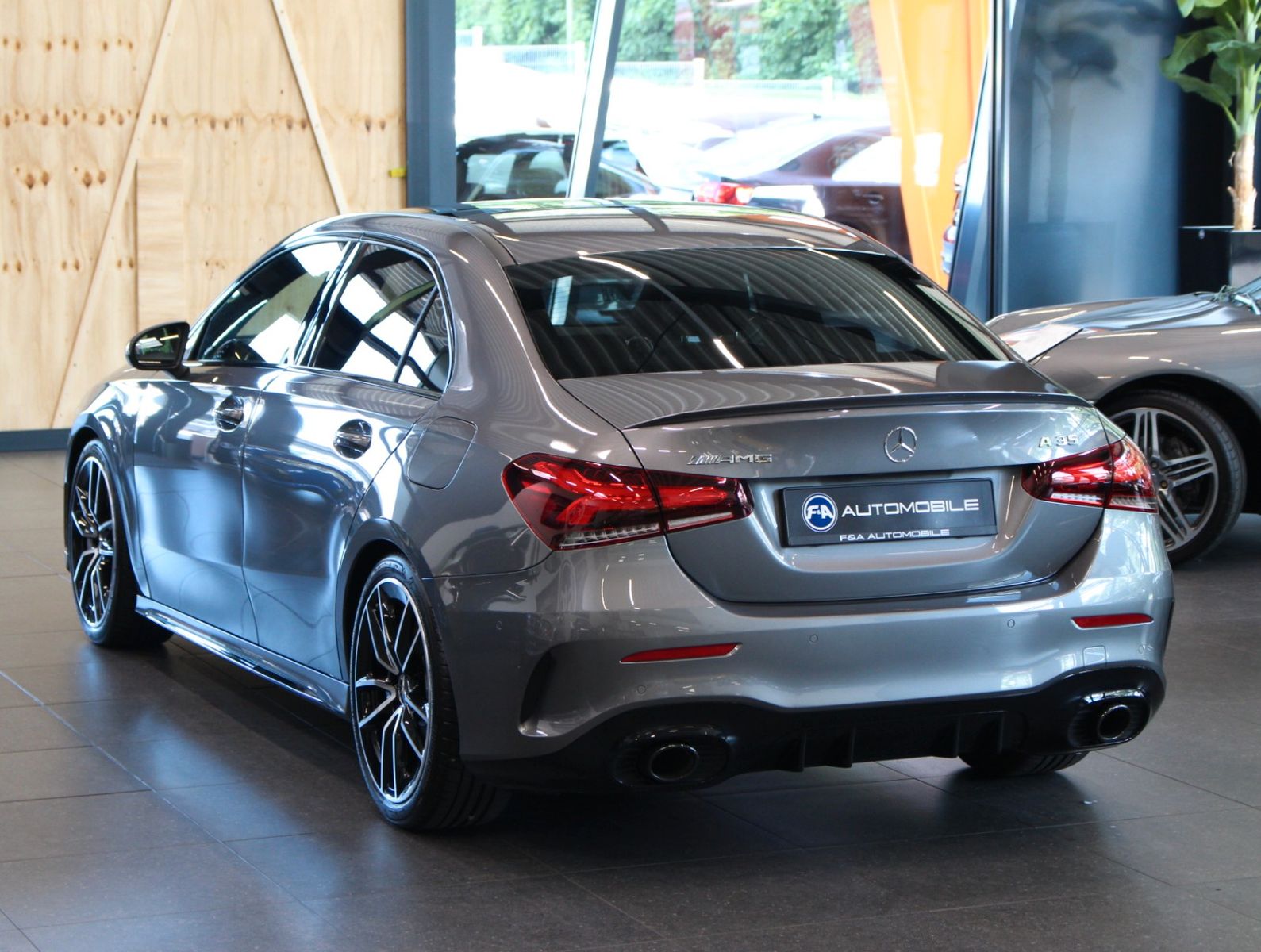Fahrzeugabbildung Mercedes-Benz A 35 AMG Limo*Pano*Kamera*2.Hand