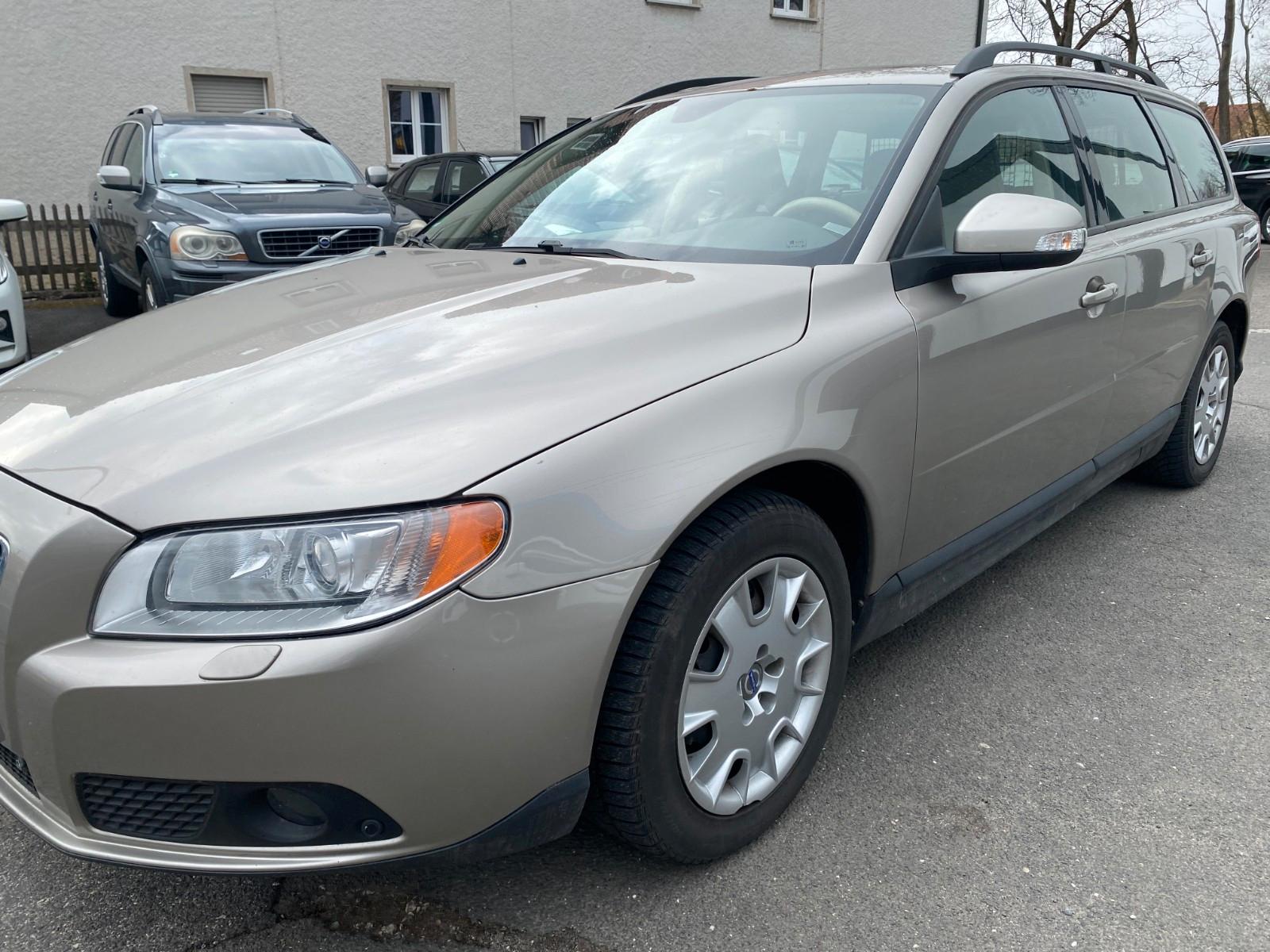 Volvo V70 4x4 Kombi XENON SITH KLIMA 1.HAND TÜV07.26