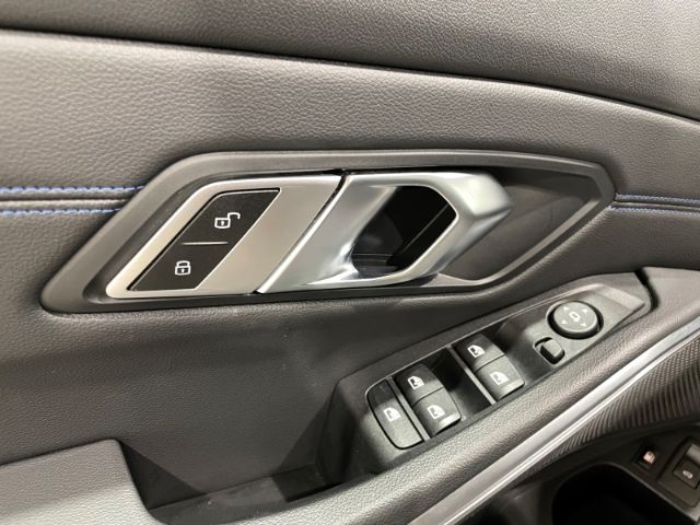 BMW 320 e Touring M Sport Automatik EU6 Leder LED AC foto 16