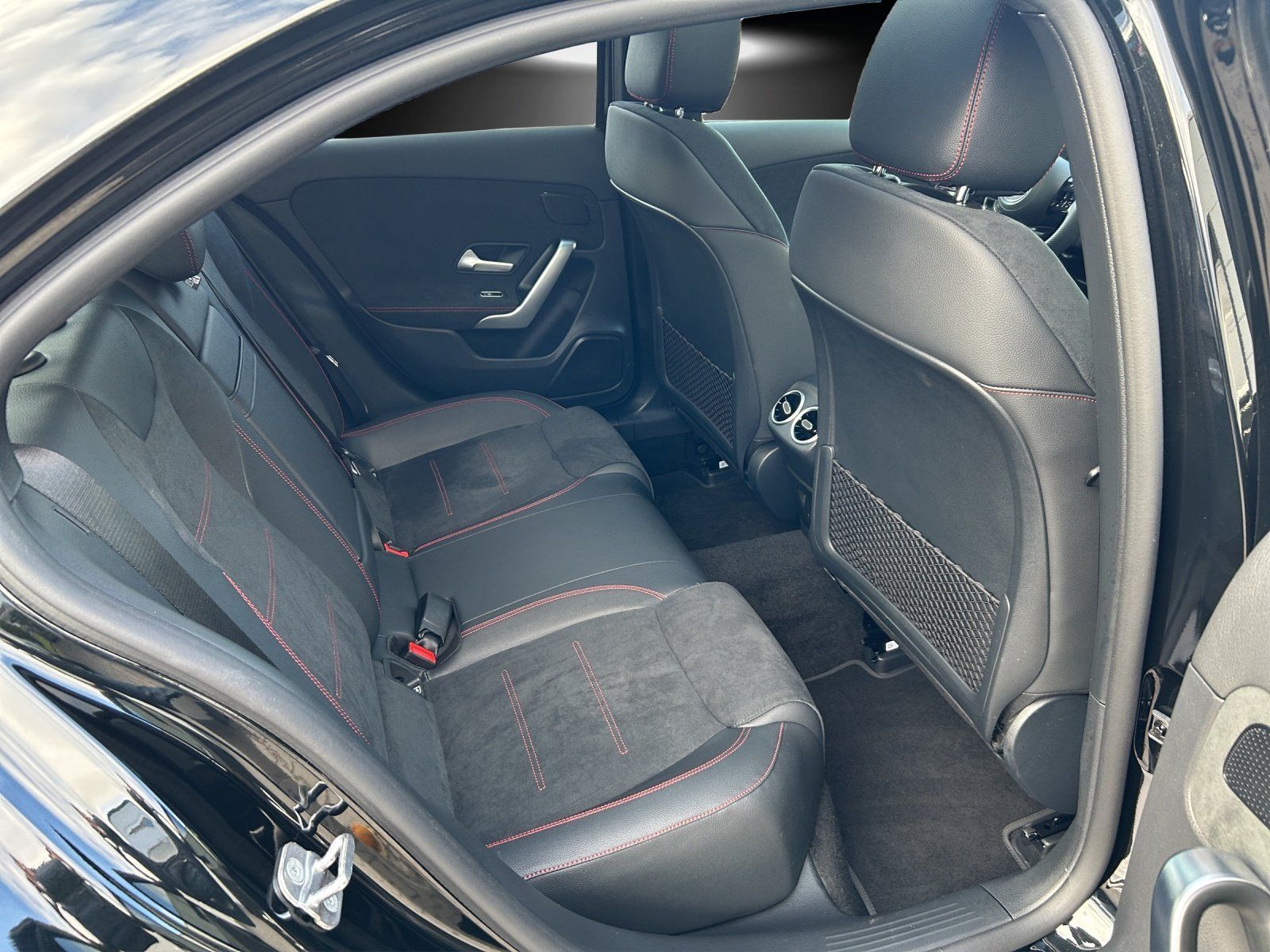 Fahrzeugabbildung Mercedes-Benz A2204M Limo AMG Premiu+ DISTR Memo AHK Pano MLED