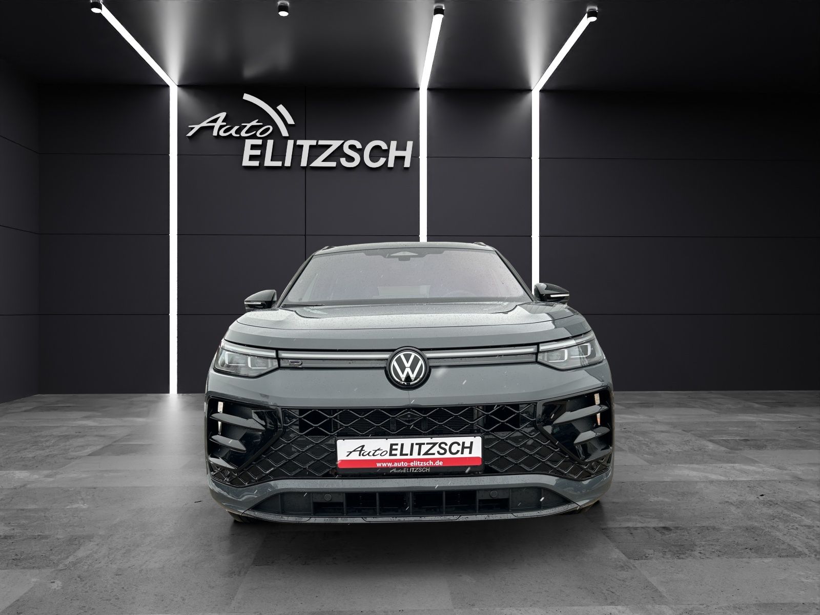 Fahrzeugabbildung Volkswagen Tayron R-Line PHEV DSG IQ.Light ACC AHK PANO SH