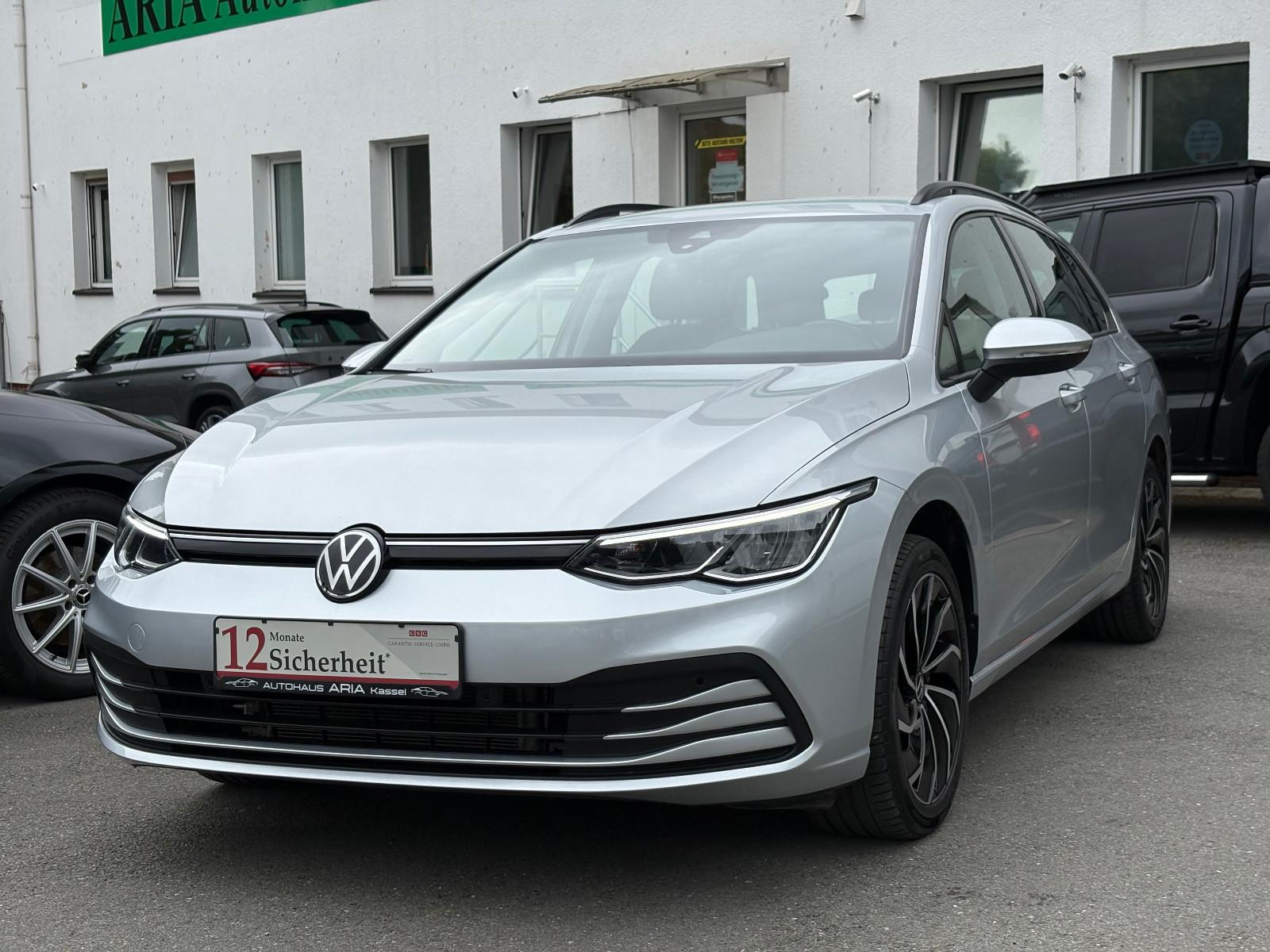 Volkswagen Golf VIII 2.0 TDI DSG Variant Life VIRTUAL NAVI