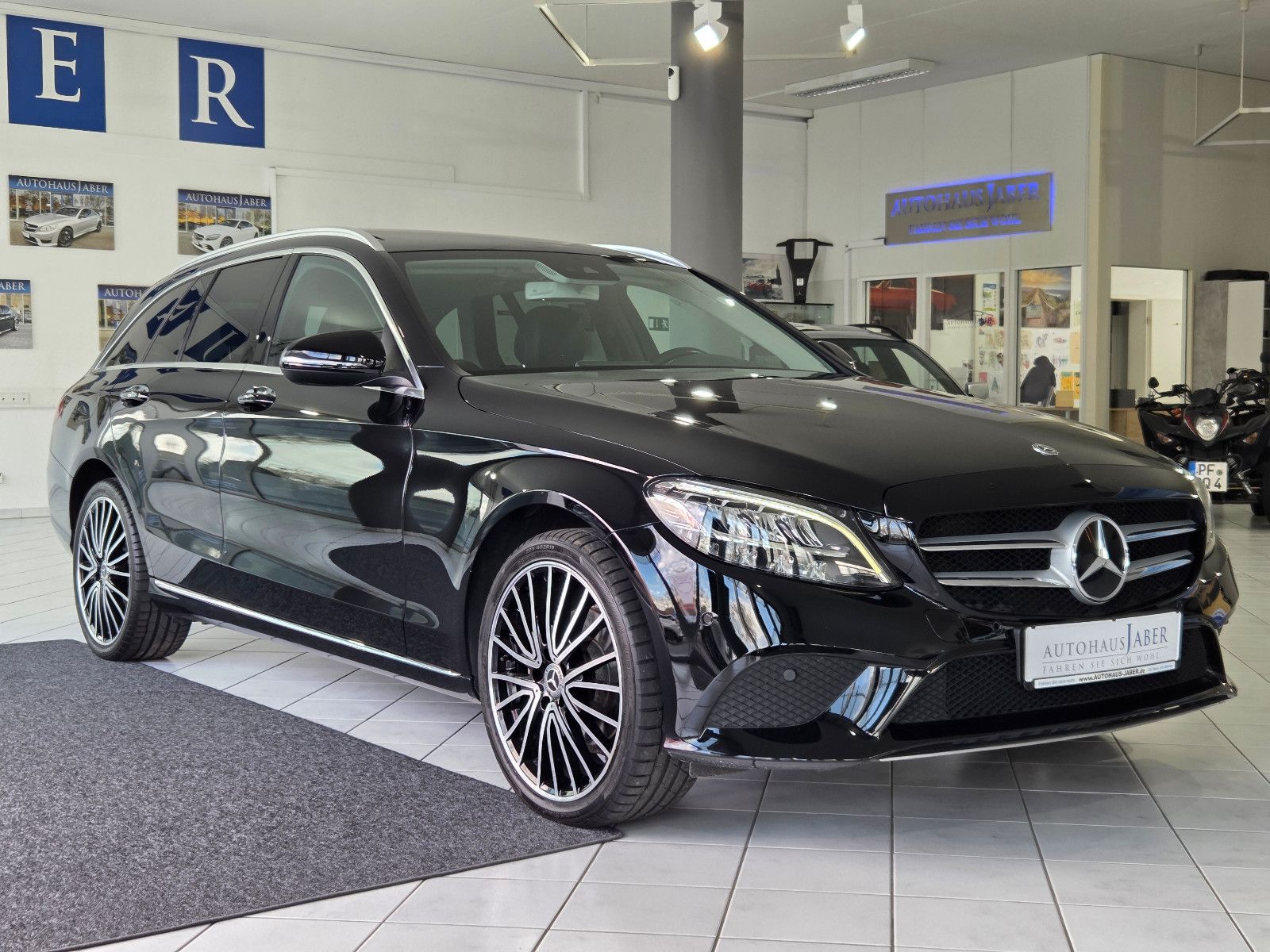 Mercedes-Benz C 220d T 4M AVANTGARDE PANO RFK foto 3