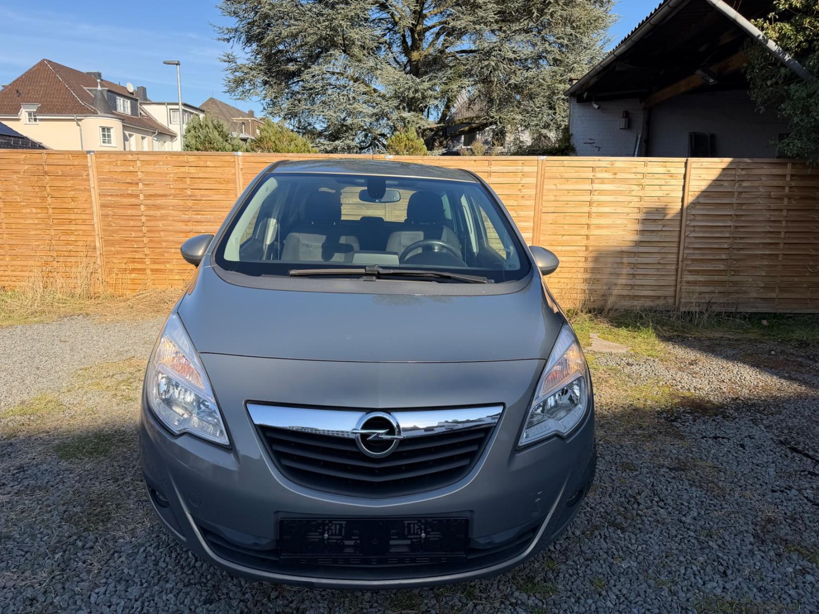 Opel Meriva B Edition*NAVI*PDC*KLIMA*MFL*TEMPO*EFH*