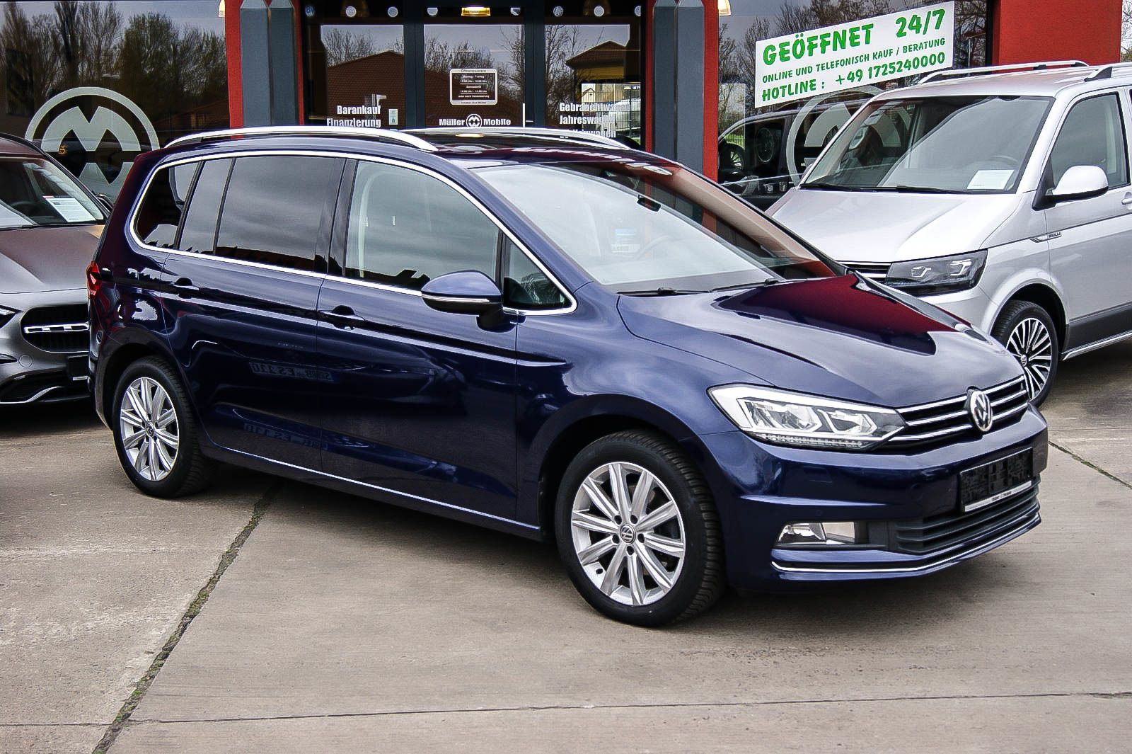 Fahrzeugabbildung Volkswagen Touran 14TSI Highline DSG PANORAMA STDHZG 7SITZE