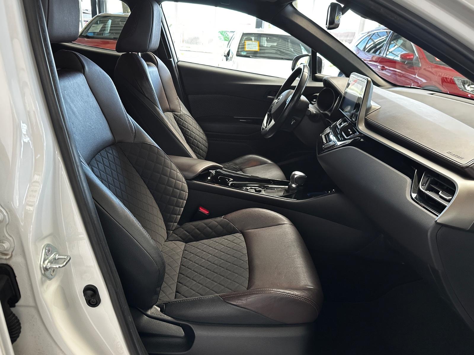 Toyota C-HR Hybrid Lounge,AHK,LED,KAMERA,SCHECKHEFT,