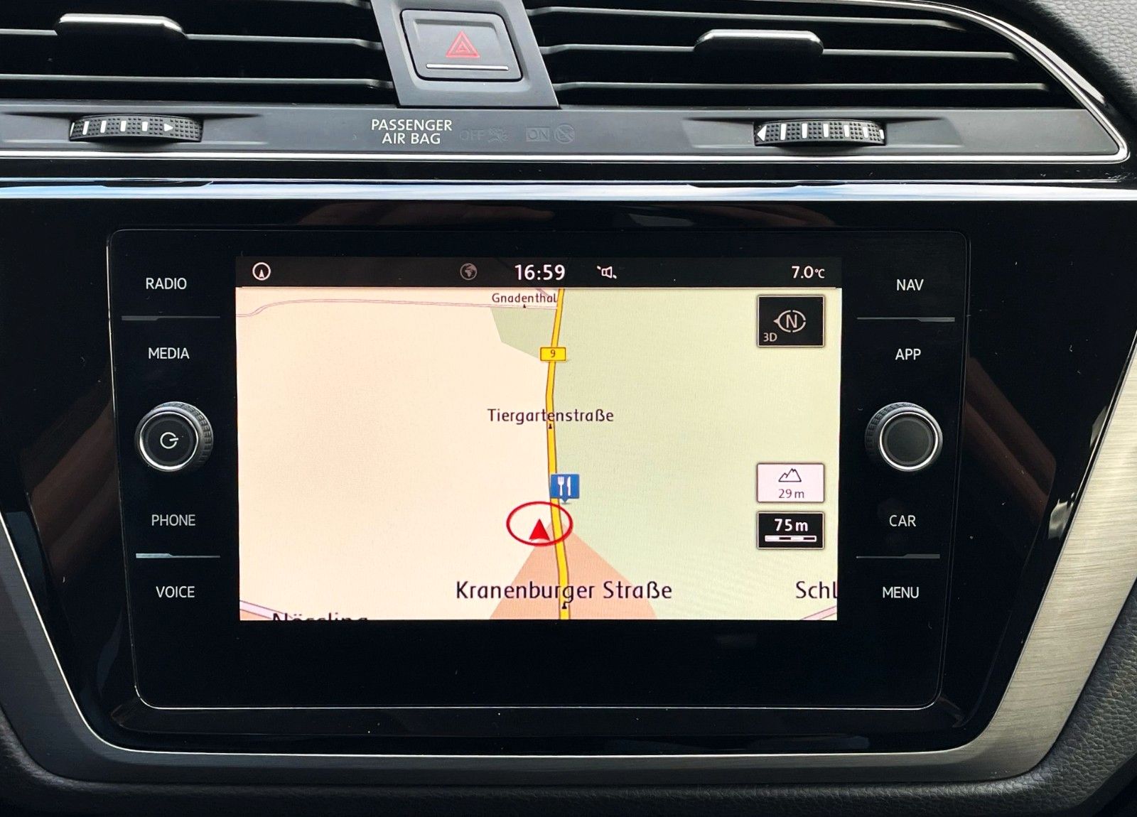 Fahrzeugabbildung Volkswagen Touran 1.5 TSI DSG  NAVI ACC 7-SITZE GANZJ. RFN.