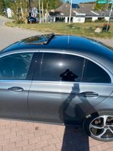 Mercedes-Benz E 300 d Autom. - - Mercedes-Benz E 300 mit Diesel-Antrieb: Limousine