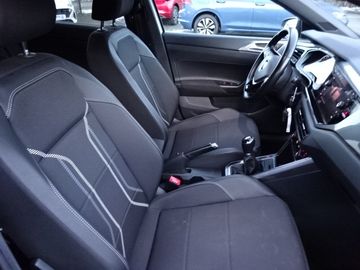 Fotografie 7 des VW Polo 1.0 TSI Highline *Navi*el.Sp.ankl.*ACC*Clim
