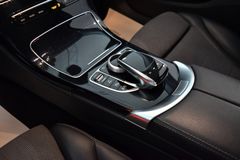 MERCEDES-BENZ C 200 T~Navi~9G-Automatik~Standhzg~LED~Teilleder