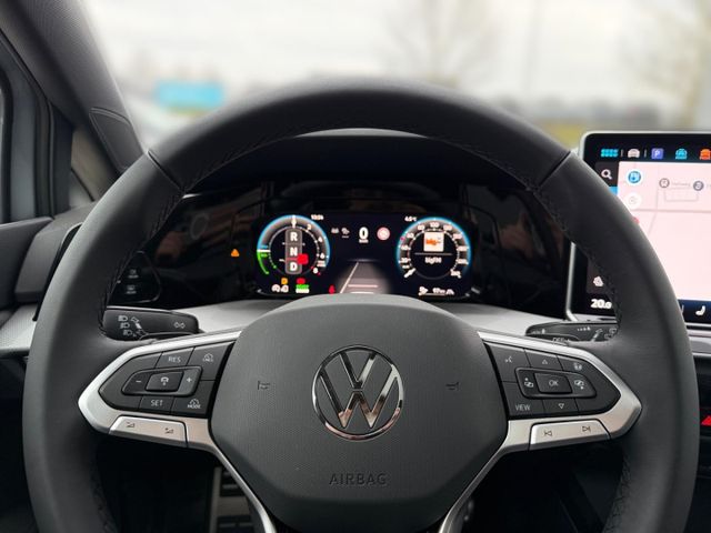 Golf 8 VIII 1.5 TSI Edition 50 El. Panodach Navi