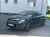 Mercedes-Benz GLA 180 AMG Line  Top-Zusta... - Mercedes-Benz GLA 180 von privat