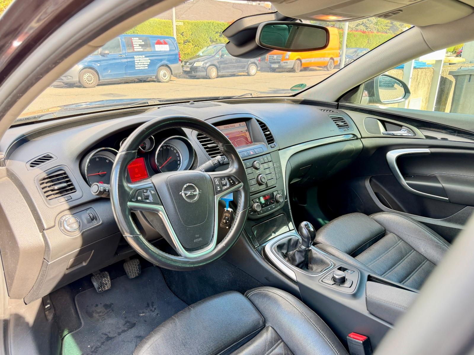 Opel Insignia 2011 — photo 8