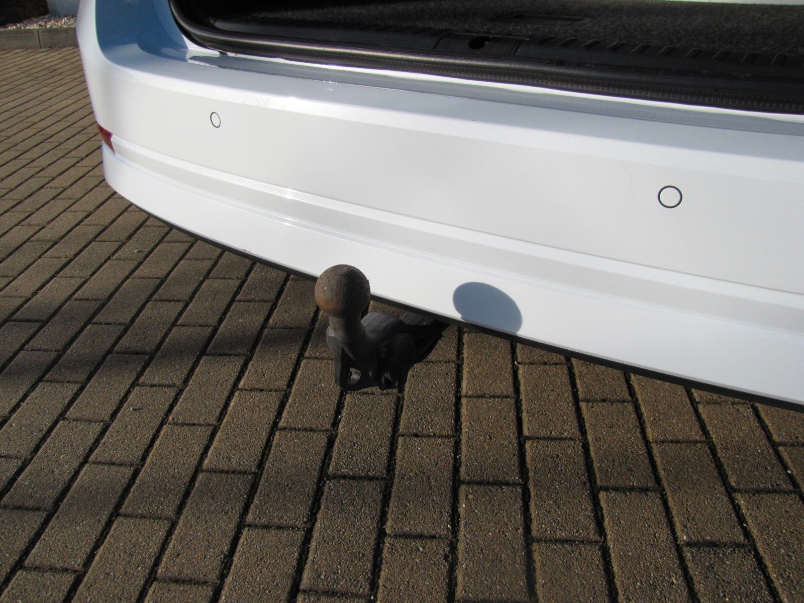 Fahrzeugabbildung SKODA Octavia Combi Tour 2.0 TDI DSG, Standheizung