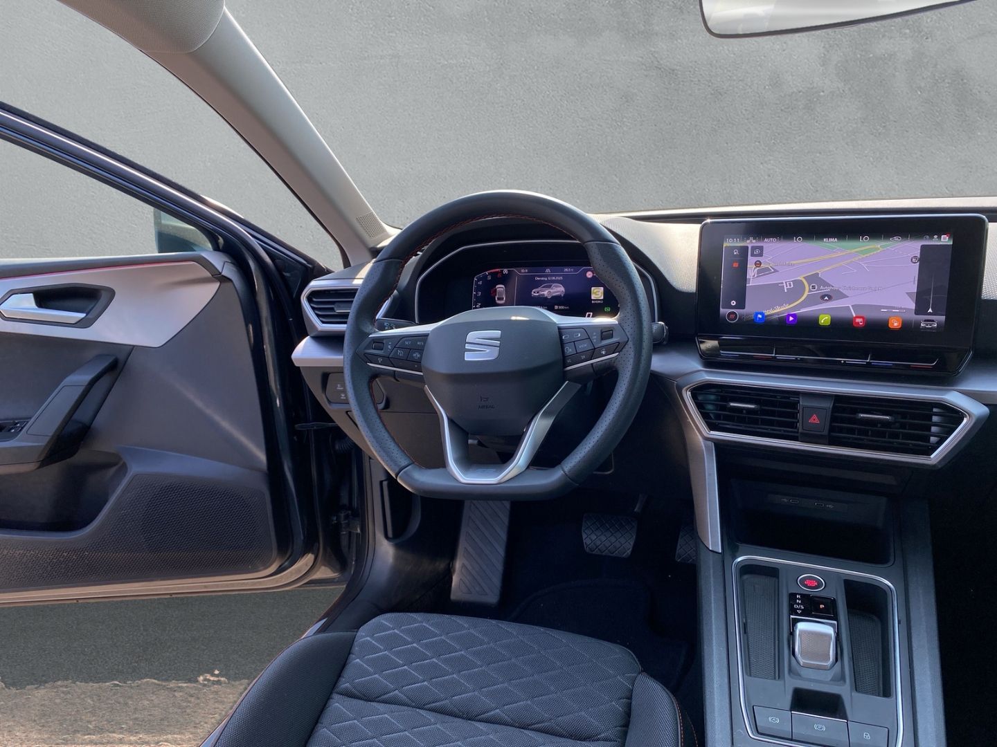 Fahrzeugabbildung SEAT Leon Sportstourer FR 2.0 TDI EU6d Navi Digitales