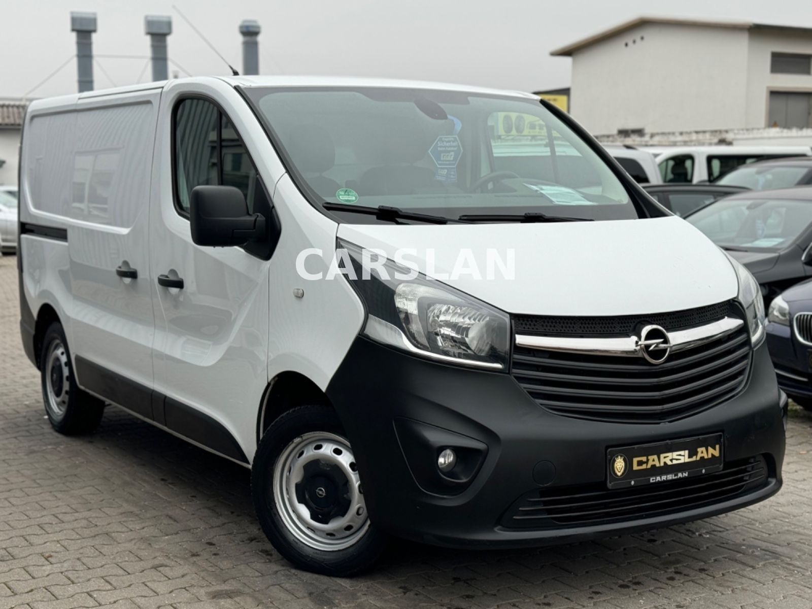 Opel Vivaro - 1