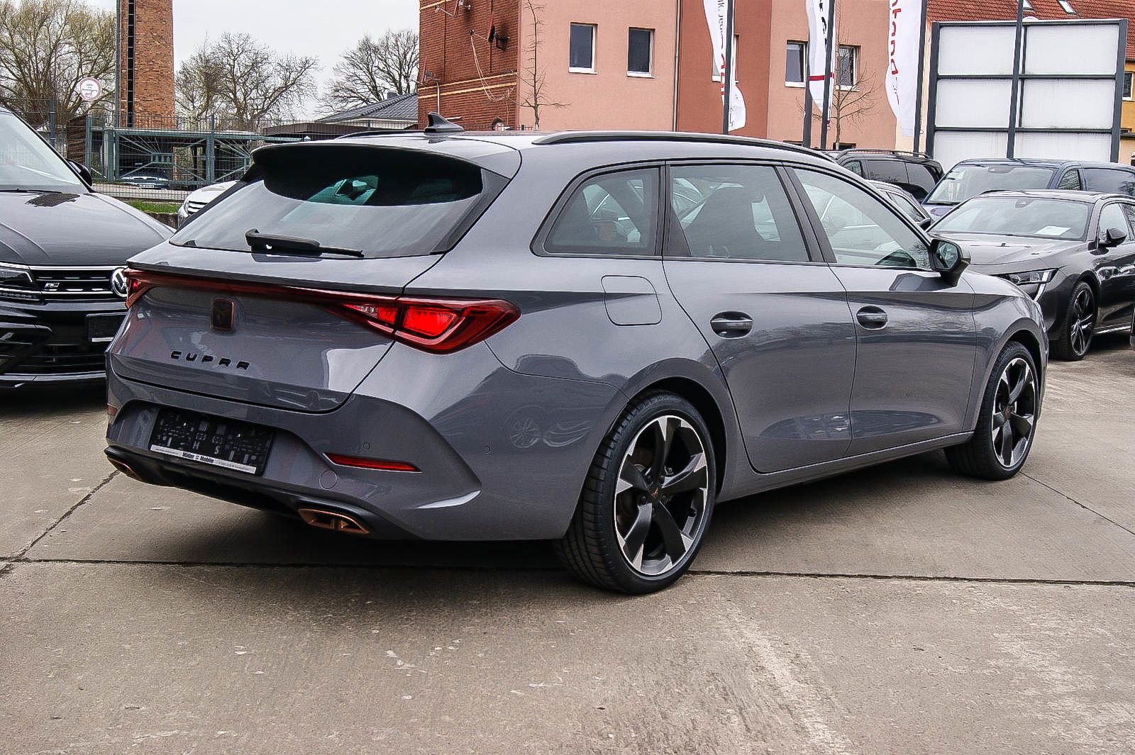 Fahrzeugabbildung CUPRA Leon Sportstourer e-Hybrid PANORAMA CARPLAY ACC