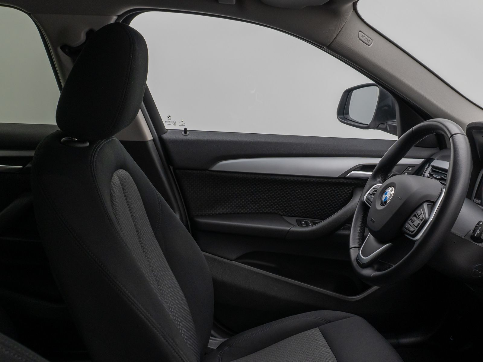 Fahrzeugabbildung BMW X2 xD25e Kamera HUD DAB HiFi Navi+Komfort Alarm