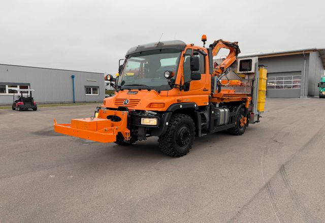 Unimog U400 4×4 Mäher / Schneeräumung