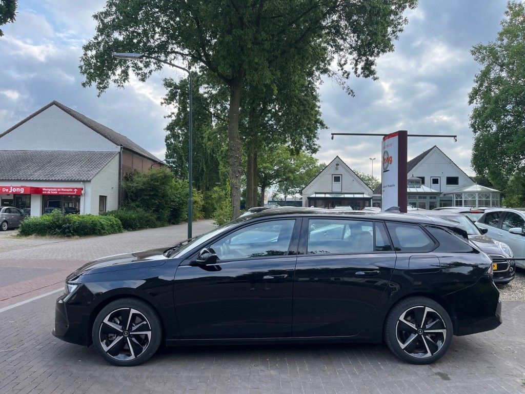 Opel Astra SPORTS TOURER 1.6 HYBRID LEVEL 2 PHEV PLUG imagem 3